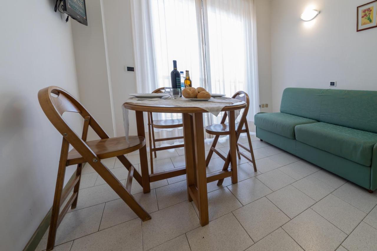 Residence Hotel Club House Cattolica Eksteriør bilde
