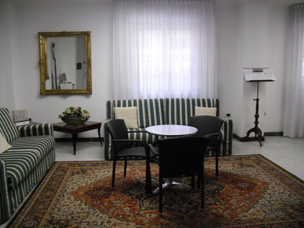 Residence Hotel Club House Cattolica Eksteriør bilde