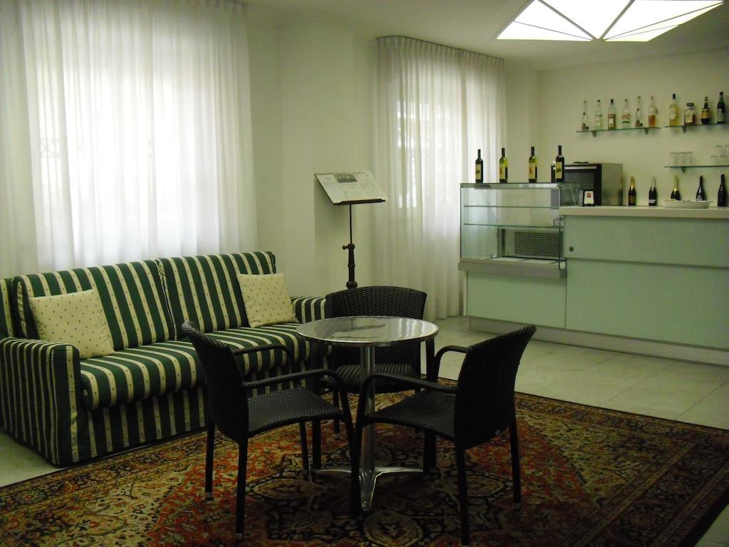 Residence Hotel Club House Cattolica Eksteriør bilde